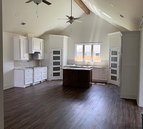 2nd image of 3943 Bettys Pl