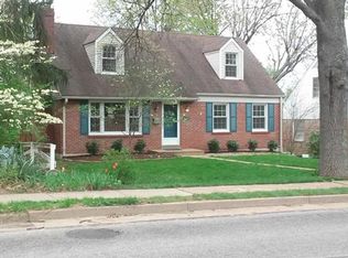 445 N Geyer Rd, Saint Louis, MO 63122