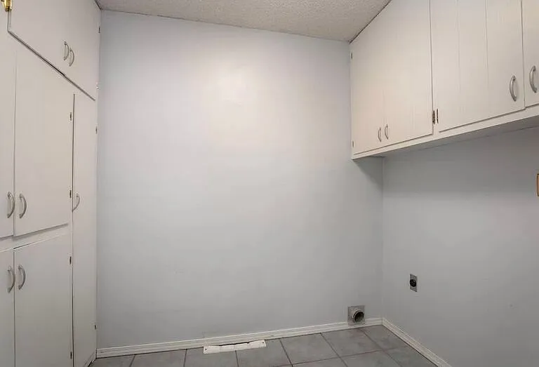 1714 W Swan St — Photo 14
