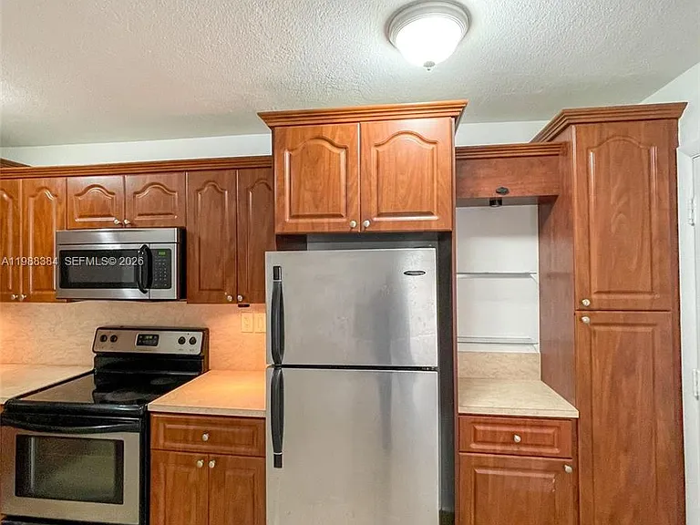 4450 SW 67th Ave #I — Photo 4