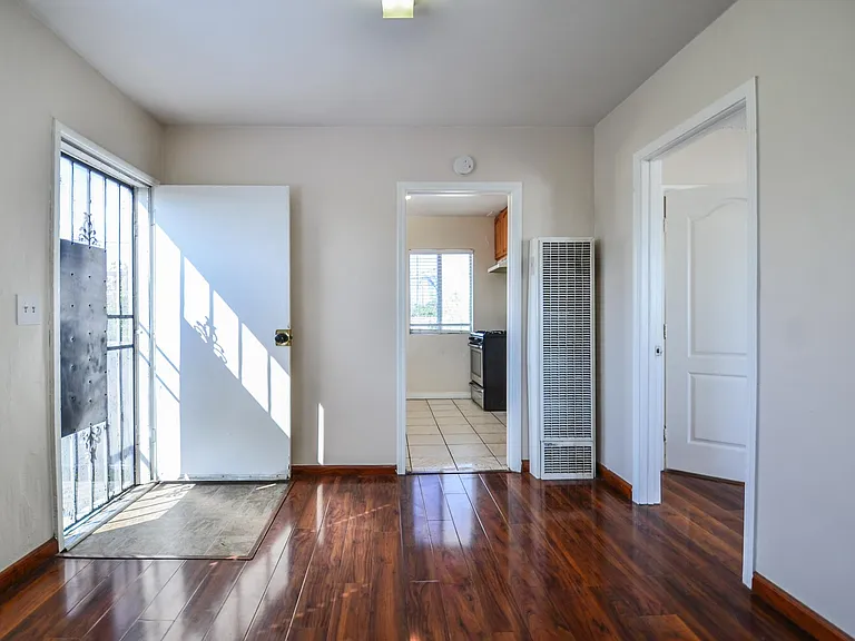 641 Loranne Ave — Photo 9