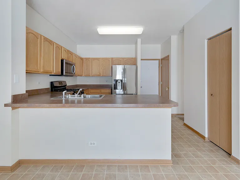 840 Amelia Ct — Photo 9