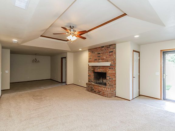 5th image of 3501 Van Tassel St APT A