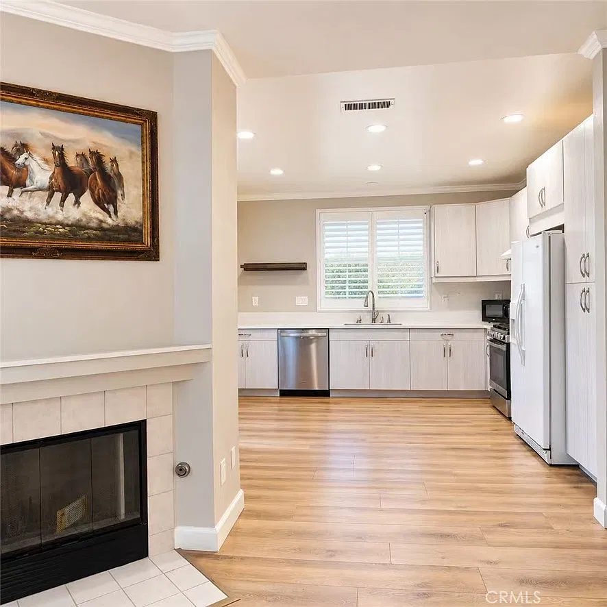 3 bed, 1464 sqft, $3,500 — Photo 2