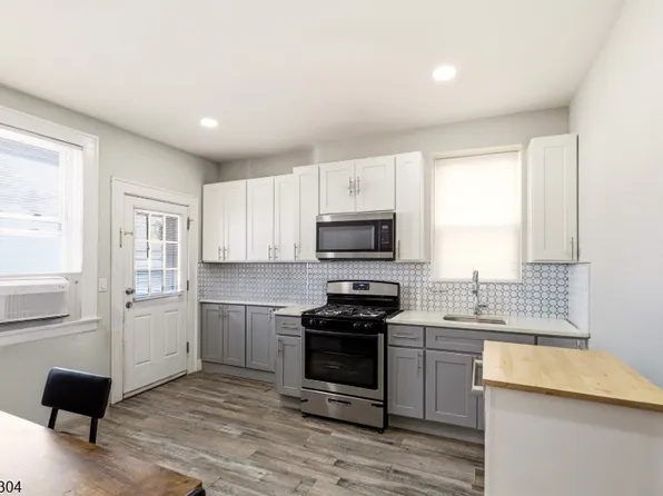 27 Lindsley Pl, East Orange City, NJ 07018