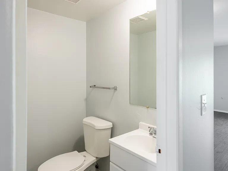 Cityside Apartments and Townhomes — Photo 8