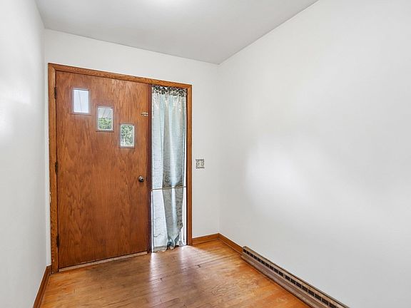 5th image of 4405 Mineral Point Rd