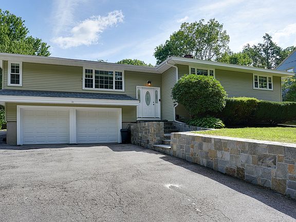 2nd image of 31 Lakeshore Dr