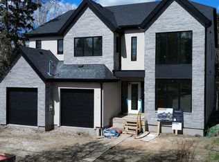 14702 Park Dr NW, Edmonton, AB T5R5V4
