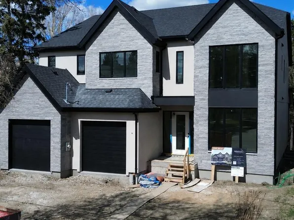 14702 Park Dr NW, Edmonton, AB T5R 5V4