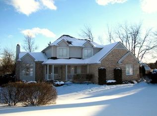 12849 Stoneybrooke Ct, South Lyon, MI