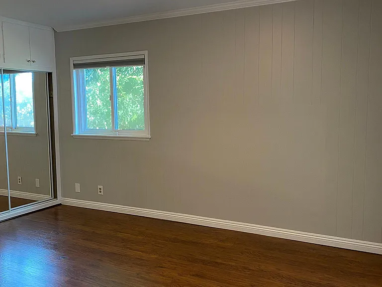 1610 Winona Ave — Photo 14