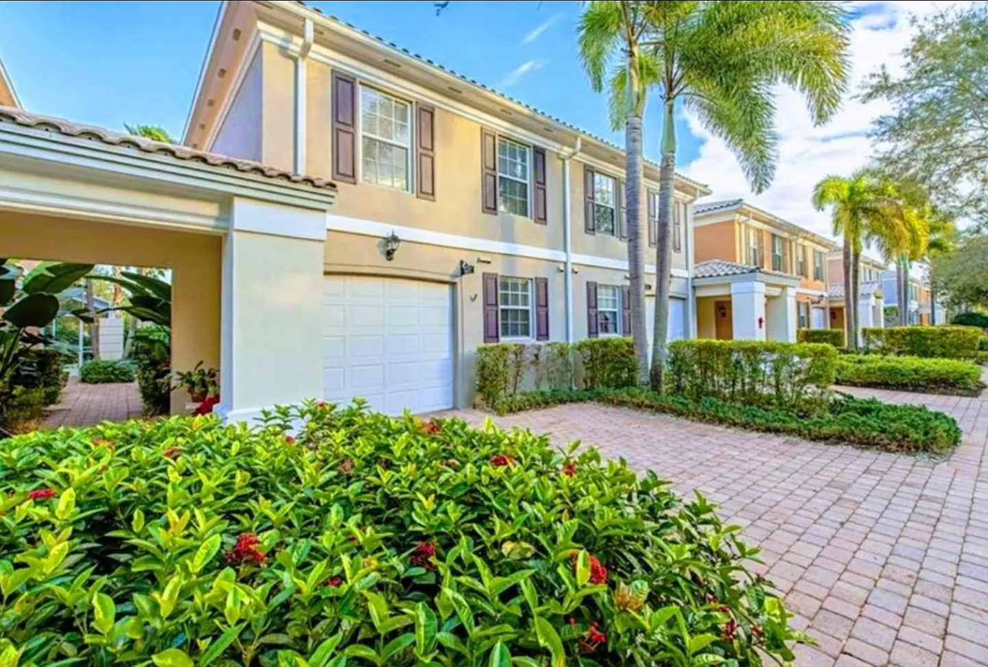3 bed, 2.5 bath, 1620 sqft, $2,849 — Photo 2