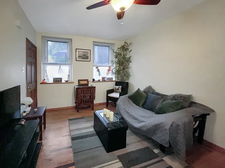 1214 N Paulina St — Photo 9