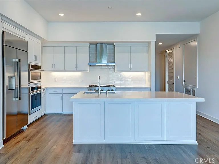 4407 Rivington — Photo 3