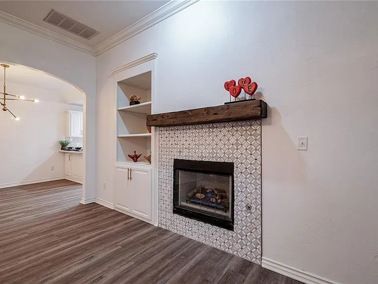 300 Glen Dr — Photo 8