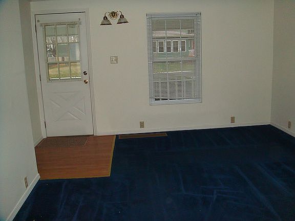 4th image of 220 Clinton St
