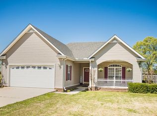 109 Scogin Dr, Tuscumbia, AL 35674