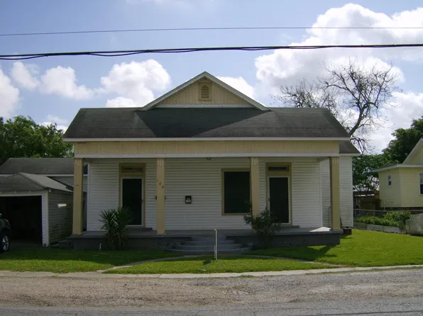 106 N Railroad St #B, Delcambre, LA 70528