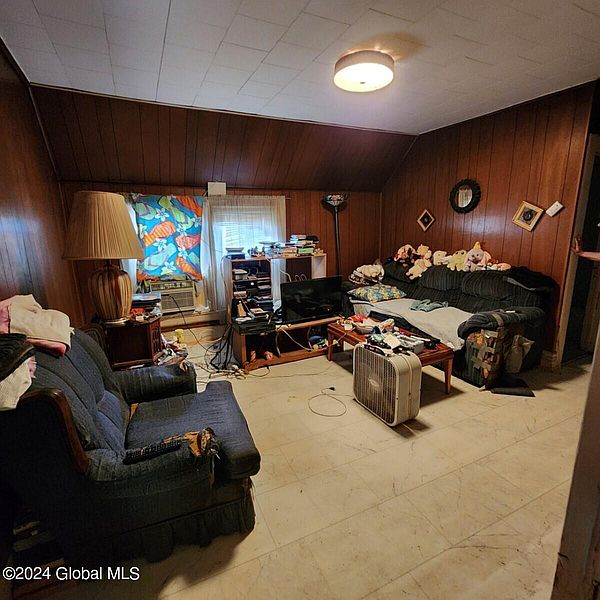 5th image of 27 Glen Avenue