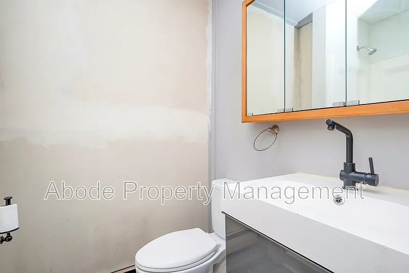 Studio, 1.0 bath, $1,700 — Photo 2