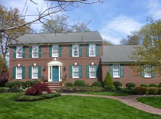 5 Brookwood Ct, Mount Laurel, NJ 08054