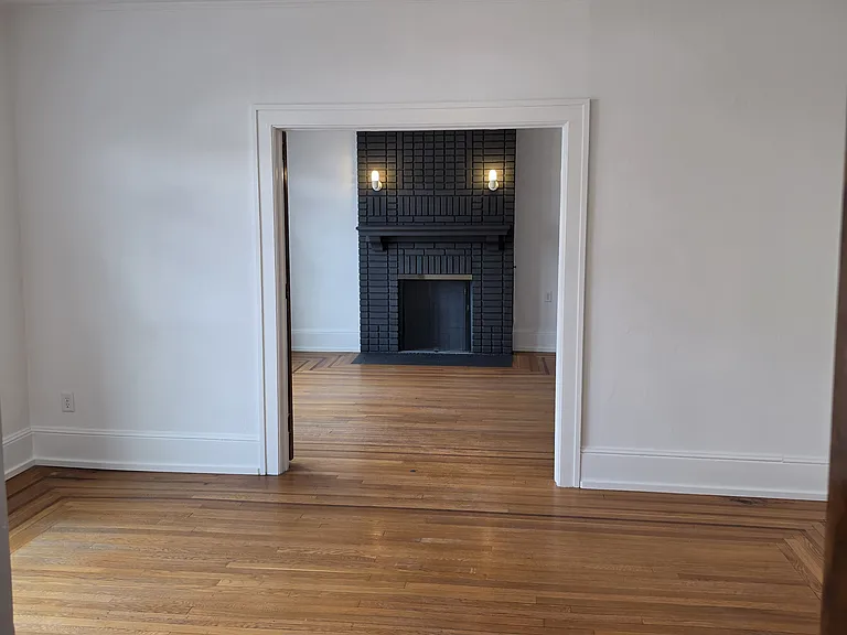 54 N Front St #A — Photo 7