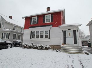 135 Harding Rd, Rochester, NY 14612