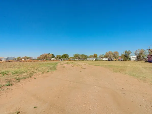 2257 E 50th St, Lubbock, TX 79404