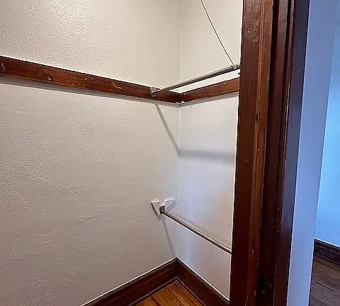 4th image of 821 W Huron St APT 1