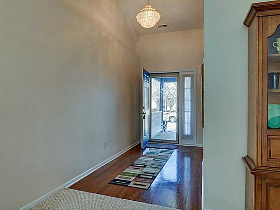 3rd image of 9859 Traditions Ln