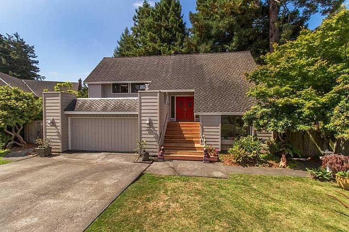 1st image of 225 Boyle Dr