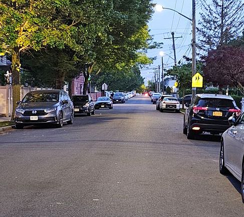 Exterior Neighborhood (street photo)