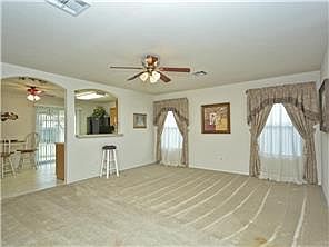 3rd image of 313 Golden Gate Dr