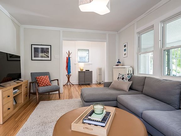 5th image of 131 N Harvey Ave