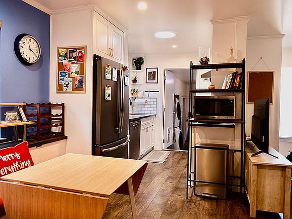 4th image of 614 Warrington Ave