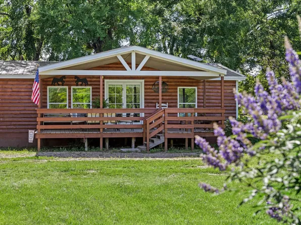 489 Delphia Dr, Denison, TX 75021