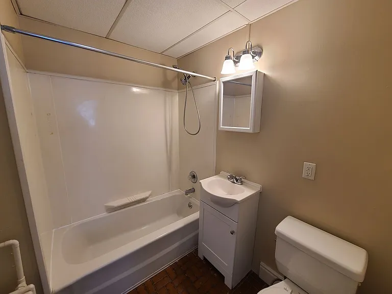 593 Park Ave #8 — Photo 8