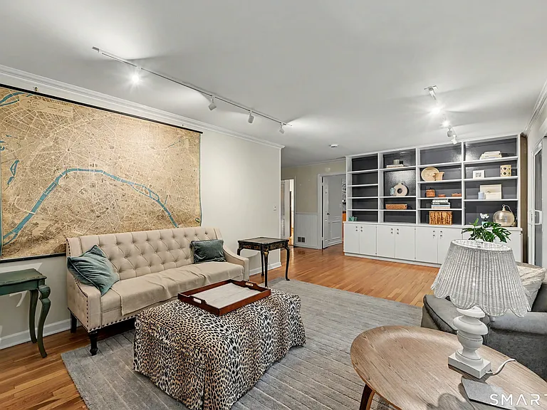 91 Raymond St — Photo 3