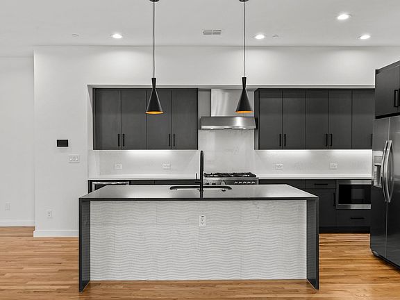 3rd image of 3608 San Jacinto St #105