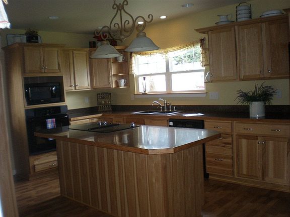 3rd image of 3205 Borst Ave