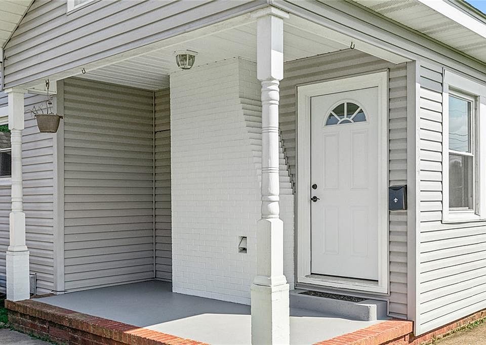 1st image of 334 Clayton Dr