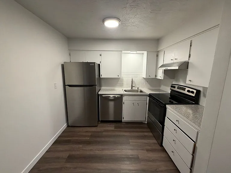 1104 West 7th Avenue Apartments — Photo 12
