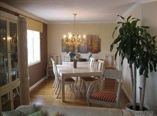15941 92nd St, Howard Beach, NY 11414