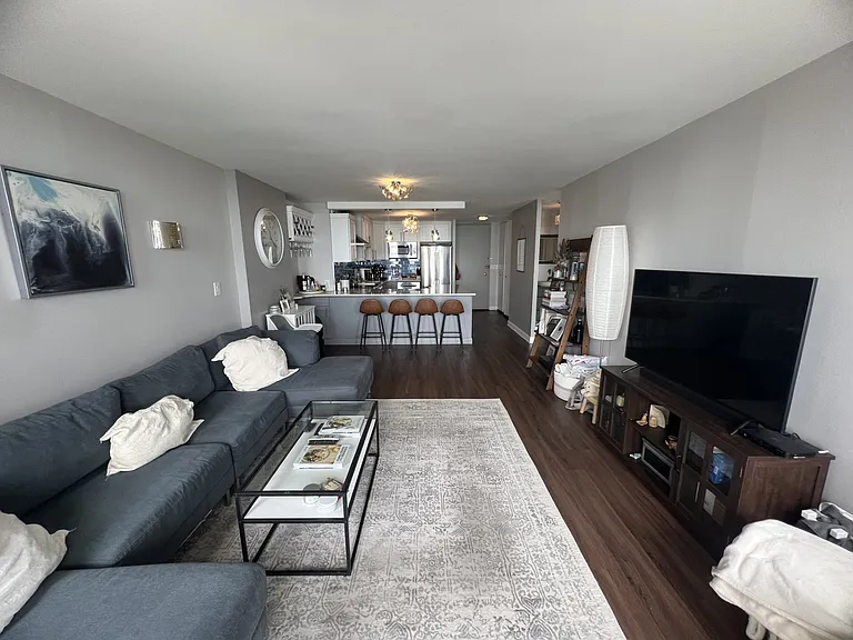 1660 N La Salle Dr #2405 — Photo 5