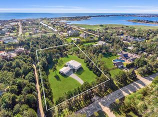 18 Quaquanantuck Ln, Quogue, NY 11959