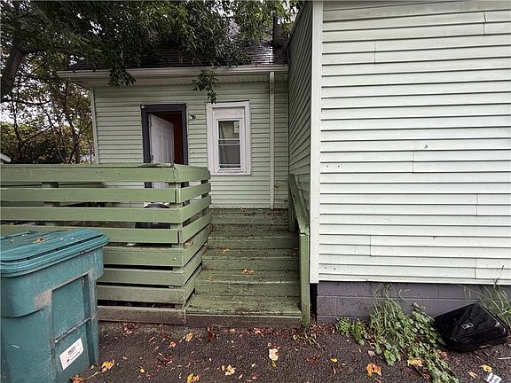 4th image of 861 Smith St