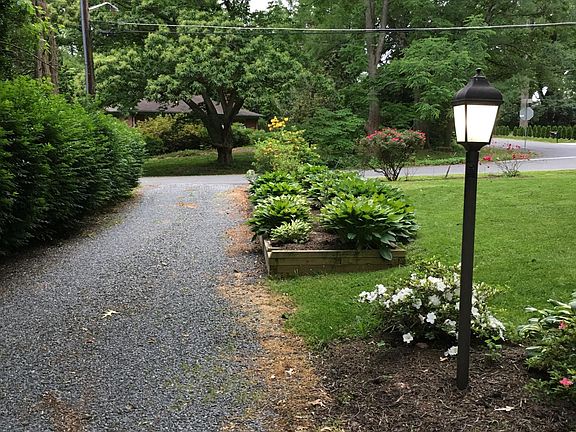 2nd image of 2909 Beau Ln