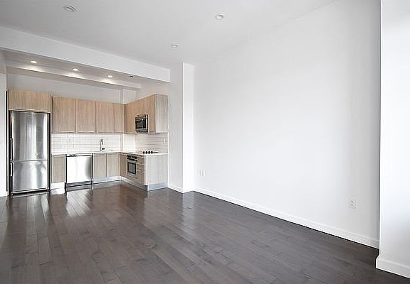 4th image of 3040 21st St #3