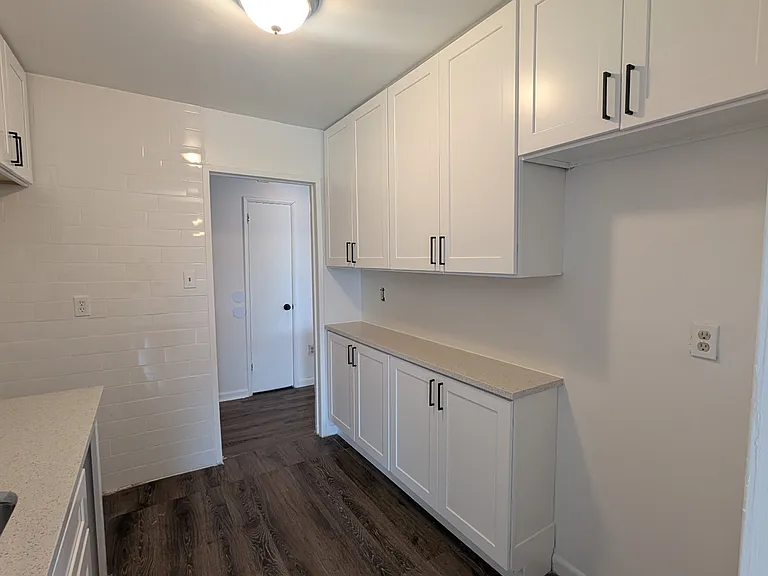 7232 Donnell Pl #D7 — Photo 6